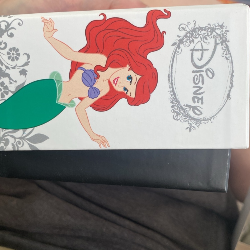Disney‎ Ariel’s Little Mermaid Kiss The Girl Watch




STA9 - Picture 2 of 2